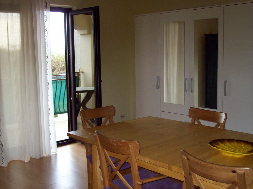Apartment Monfiorenzo 11 روفينج المظهر الخارجي الصورة